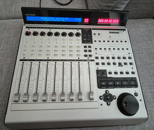 Mackie mcu universal - universal, control