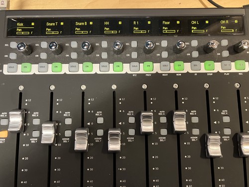 Avid artist mix compact - artist,
